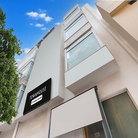 Super Townhouse Chhatarpur Near Metro Park نيودلهي المظهر الخارجي الصورة