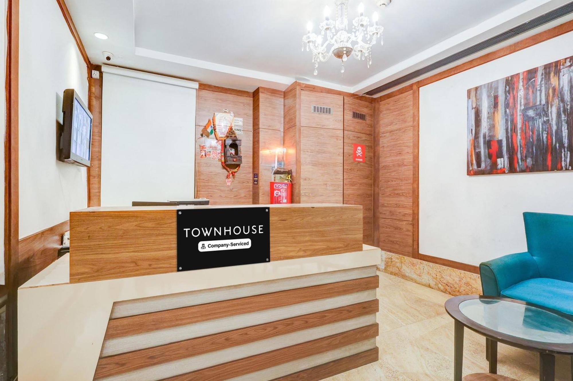 Super Townhouse Chhatarpur Near Metro Park نيودلهي المظهر الخارجي الصورة