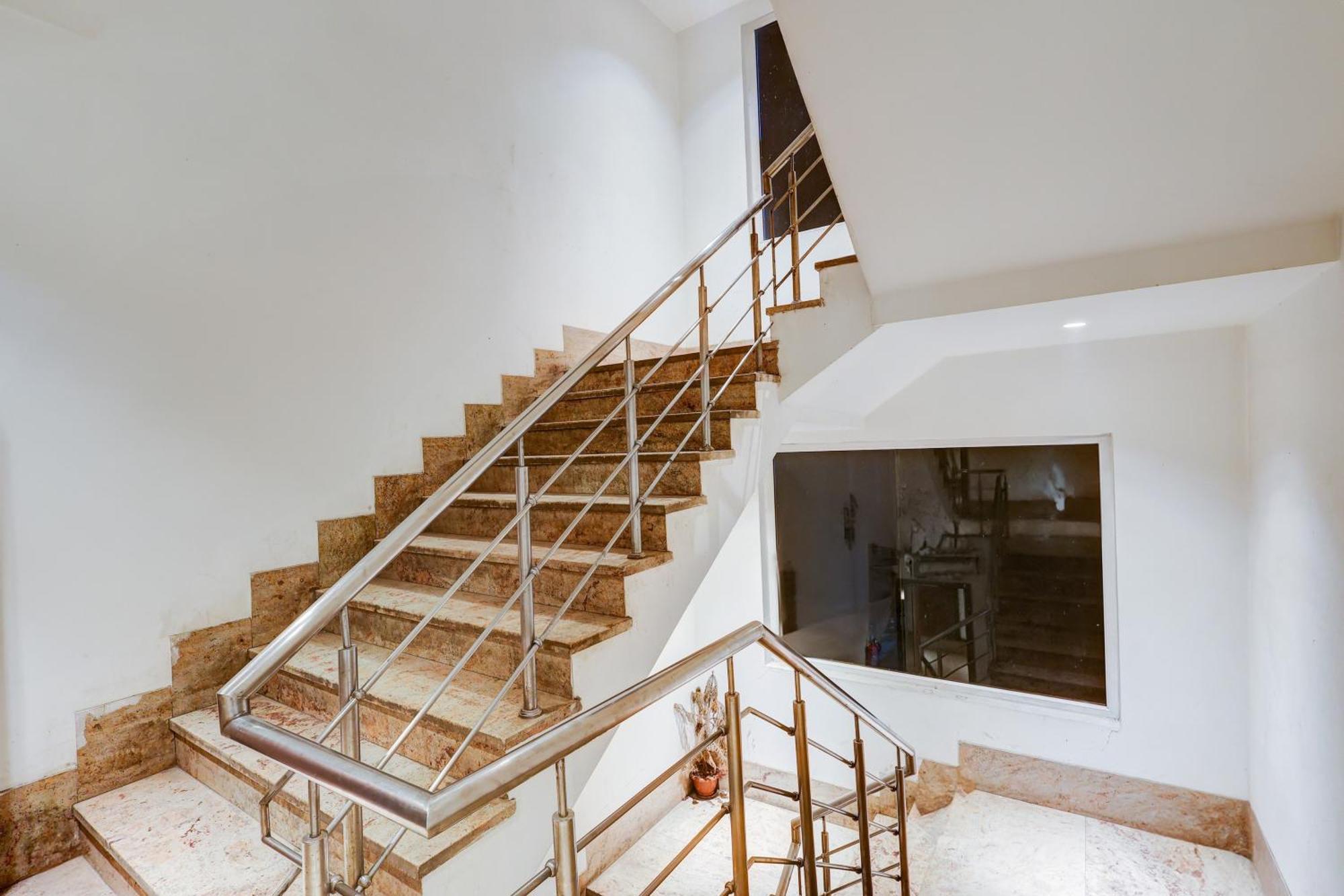 Super Townhouse Chhatarpur Near Metro Park نيودلهي المظهر الخارجي الصورة